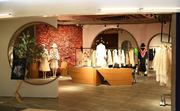高檔女裝店