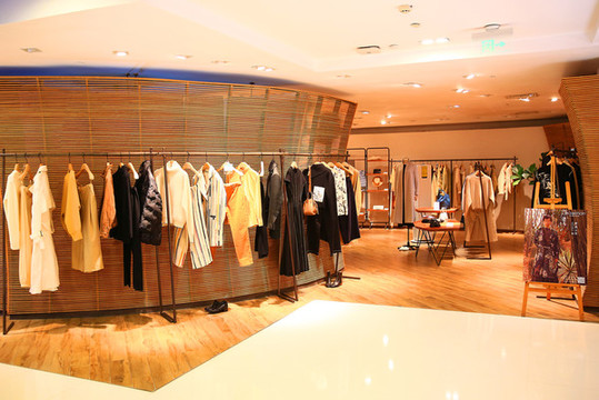 高檔女裝店