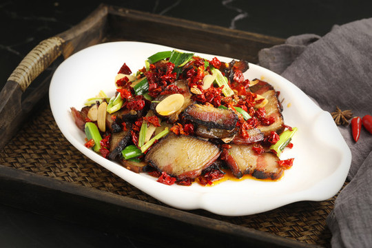 大蒜炒臘肉
