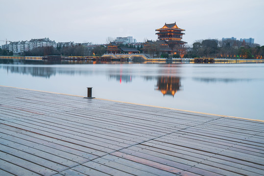 中國(guó)泰州古鎮(zhèn)建筑群公園和夜景