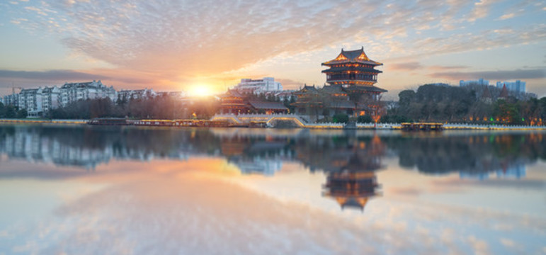 中國(guó)泰州古鎮(zhèn)建筑群公園和夜景