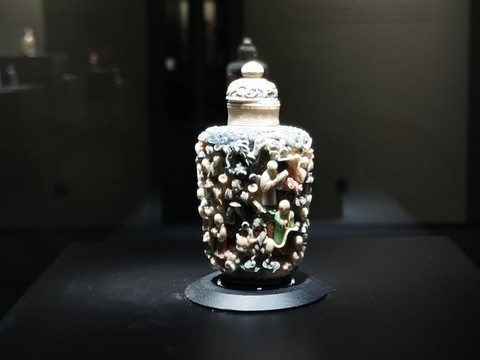羅漢鼻煙壺