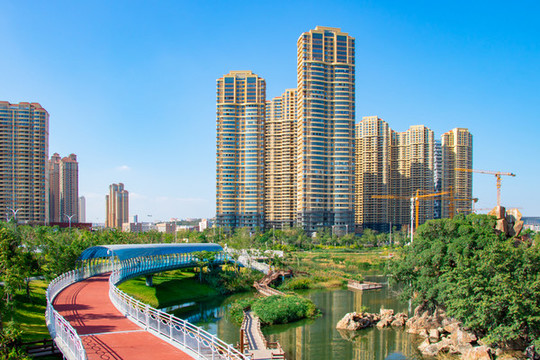 正在施工的城市高樓建筑