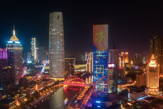 天津津?yàn)硰V場(chǎng)夜景19