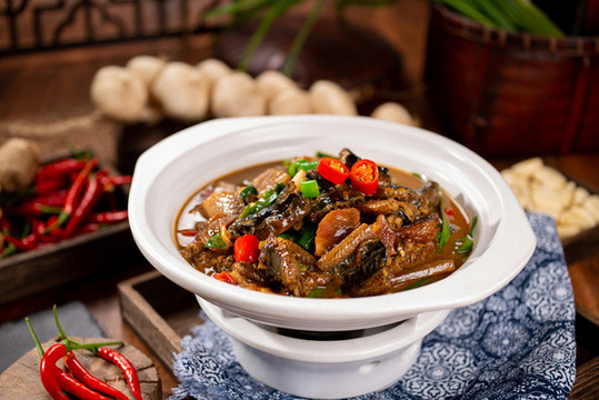 刀板香腌豬肉燒黃鱔