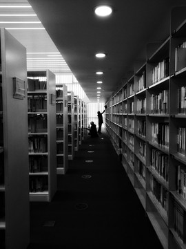 圖書館內(nèi)
