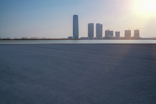 中國宜興現(xiàn)代城市建筑和高速公路