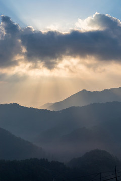 西湖群山
