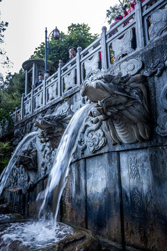 大理蝴蝶泉公園龍頭噴泉