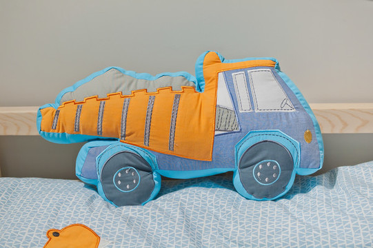 卡車抱枕靠枕