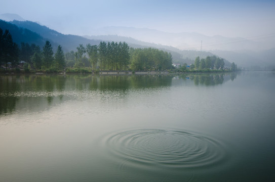秋浦河風(fēng)光