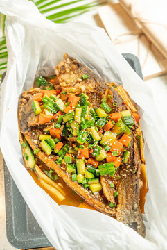 蒜香紙包魚(yú)