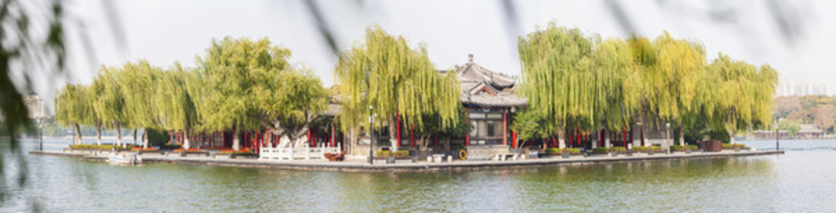 濟(jì)南大明湖全景圖