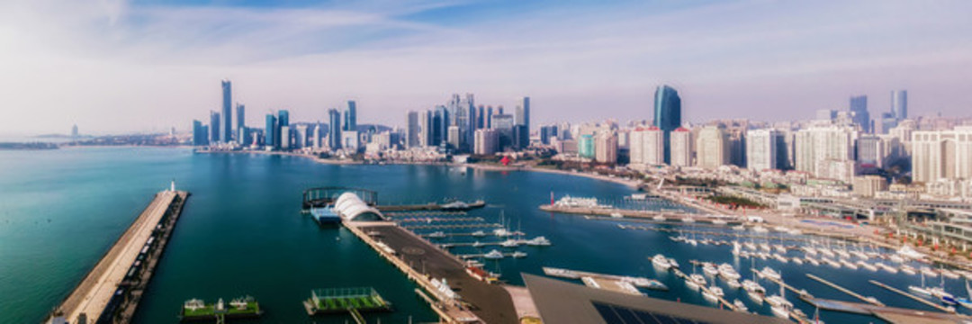 航拍青島浮山灣建筑天際線全景