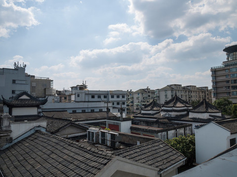 遠眺杭州鳳凰寺