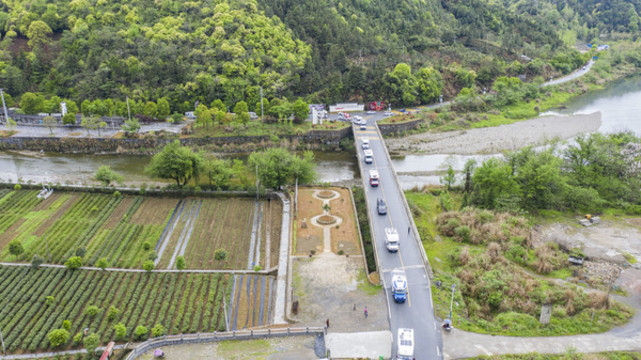 百輛房車游石臺