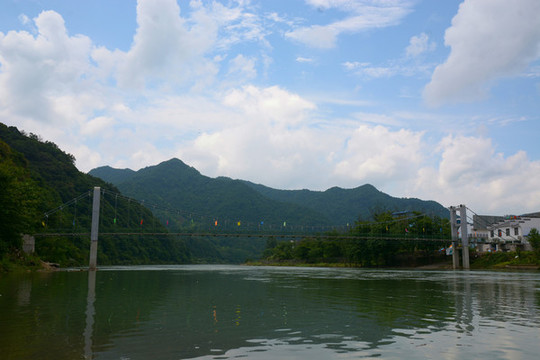秋浦河吊橋