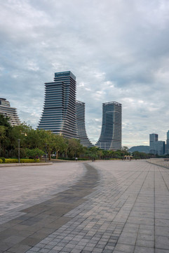 廈門海滄航運(yùn)中心與海邊廣場(chǎng)景觀