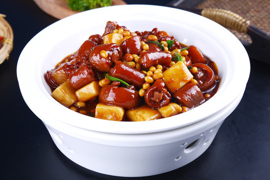 黃豆燒豬尾