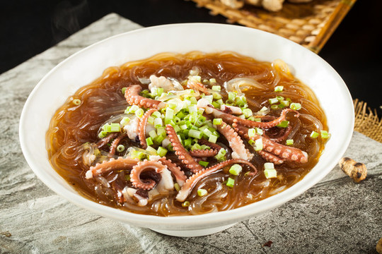 八爪魚燜粉