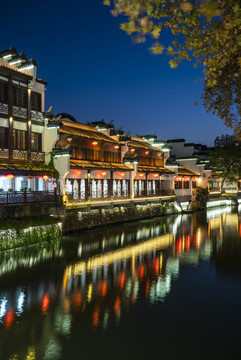 古鎮(zhèn)夜色