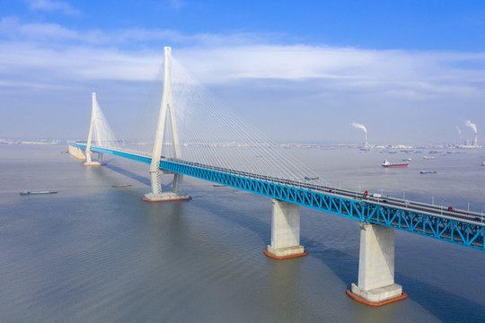 滬蘇通長(zhǎng)江大橋