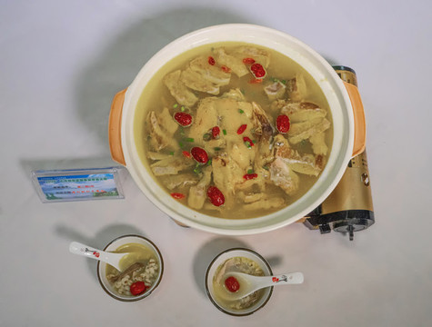 土雞湯