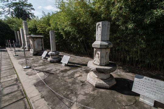 云居寺佛像經(jīng)幢