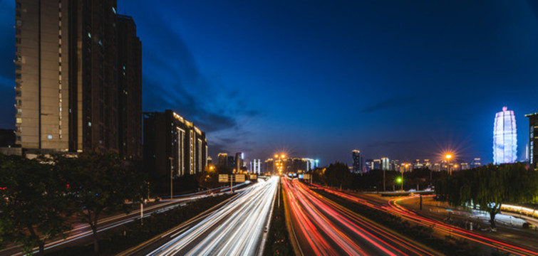 鄭州地標(biāo)夜景光軌