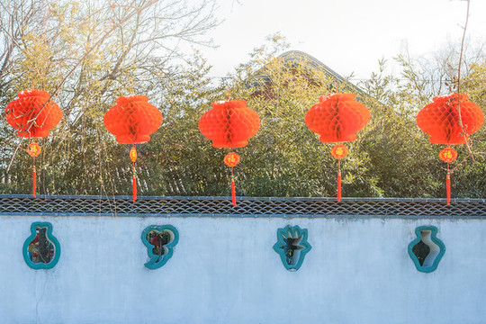 新年春節(jié)戶外的喜慶紅燈籠