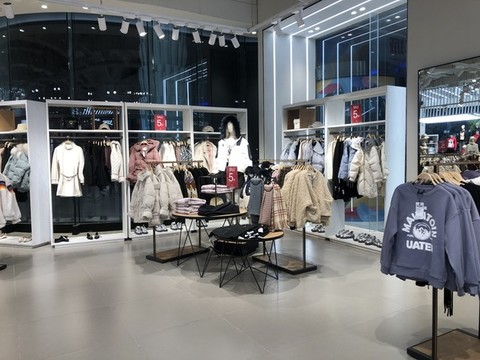 女裝展廳陳列
