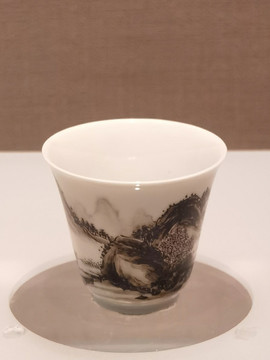 白釉墨彩山水杯