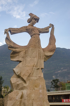羌女薩朗姐雕塑