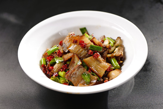 大蒜辣椒炒臘肉