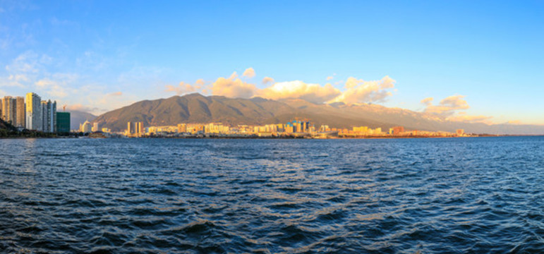 云南大理蒼山洱海藍天全景接片