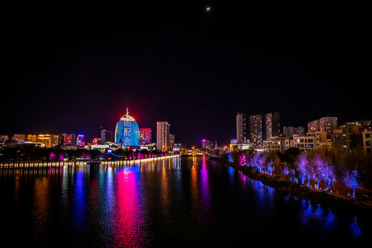 大理下關(guān)夜景