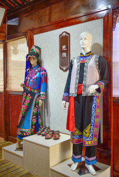 羌族服裝