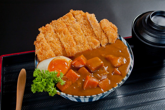 日式咖喱炸豬排飯