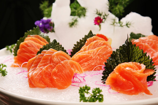 三文魚(yú)刺身