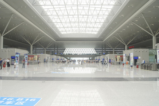 鄭州高鐵站內(nèi)景
