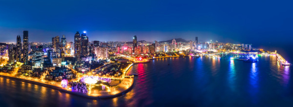 空中鳥瞰青島城市天際線夜景
