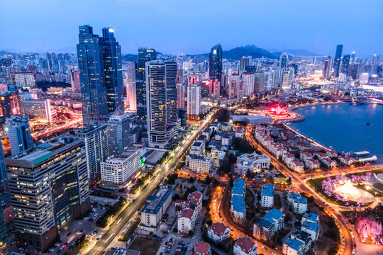 航拍青島海岸線建筑景觀夜景