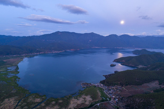 瀘沽湖風光