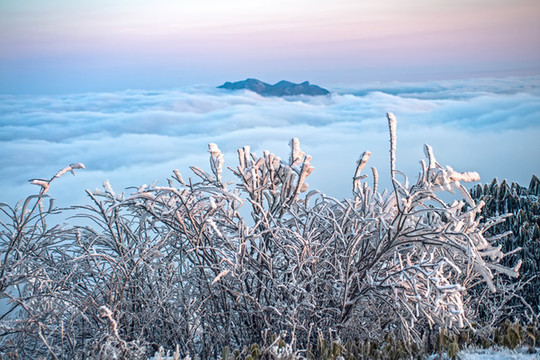五峰獨嶺雪景