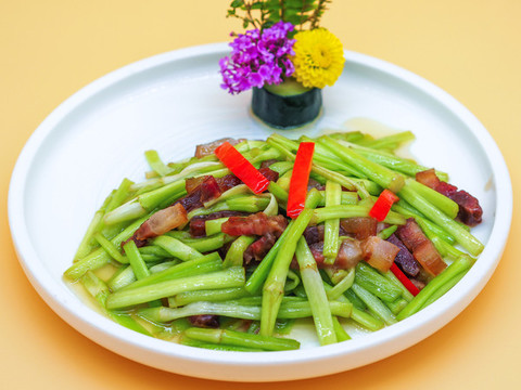 海南水芹菜炒臘肉絲