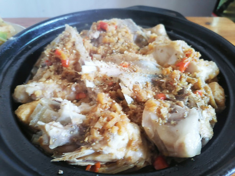 魚(yú)頭煲