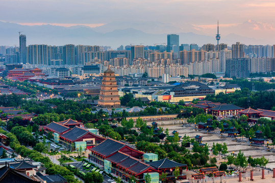 中國陜西西安大雁塔日暮風(fēng)光