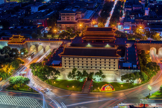 陜西西安古城長(zhǎng)樂(lè)門(mén)甕城夜景風(fēng)光