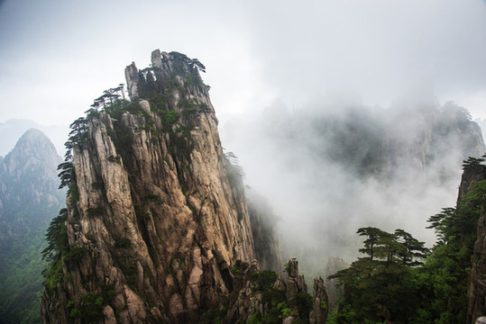 青山云霧
