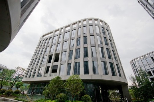 玻璃幕墻現(xiàn)代建筑